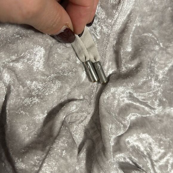 Lululemon Ready to Crush Jogger
Chrome - Picture 5 of 8